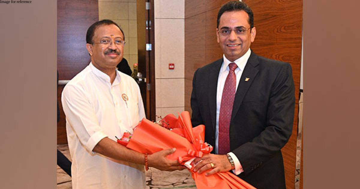 MoS Muraleedharan arrives in Muscat to boost India-Oman bilateral ties